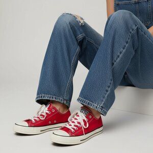 Converse Chuck Taylor All Star Low Top Red Canvas Sneakers Women’s 8 / Men’s 6